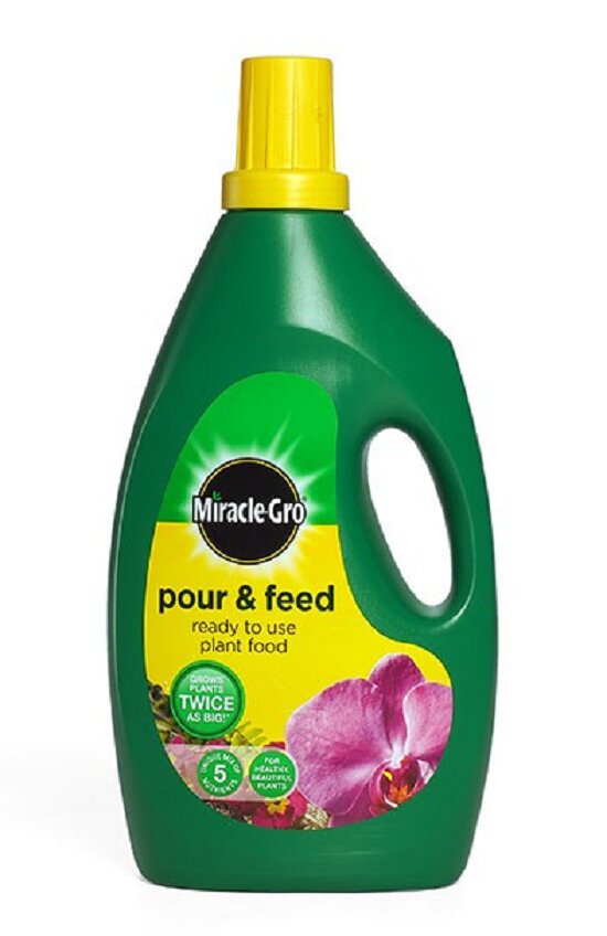 MIRACLE-GRO POUR & FEED READY TO USE PLANT FOOD 3 LITRE