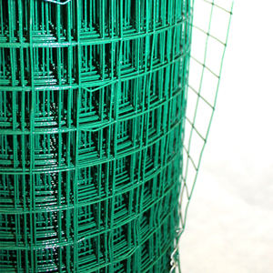 GREEN PLASTIC FENCING 30MTX0.5MX50MM